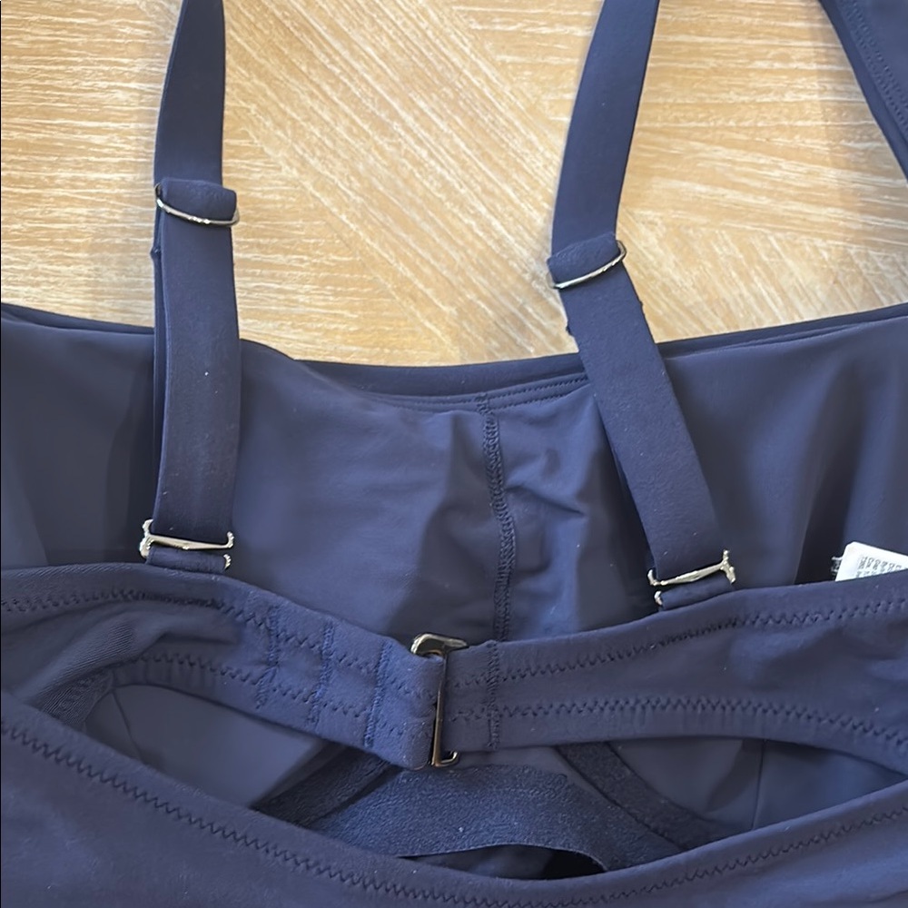 Athleta 34D/DD Tankini swim top - Picture 3 of 9